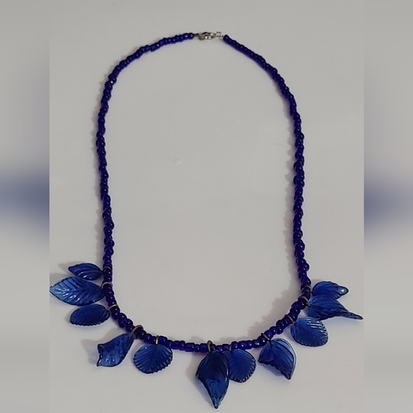 OLD Vintage blue leaves leaf Czech pressed molded glass necklace beaded cobalt - Picture 3 of 9